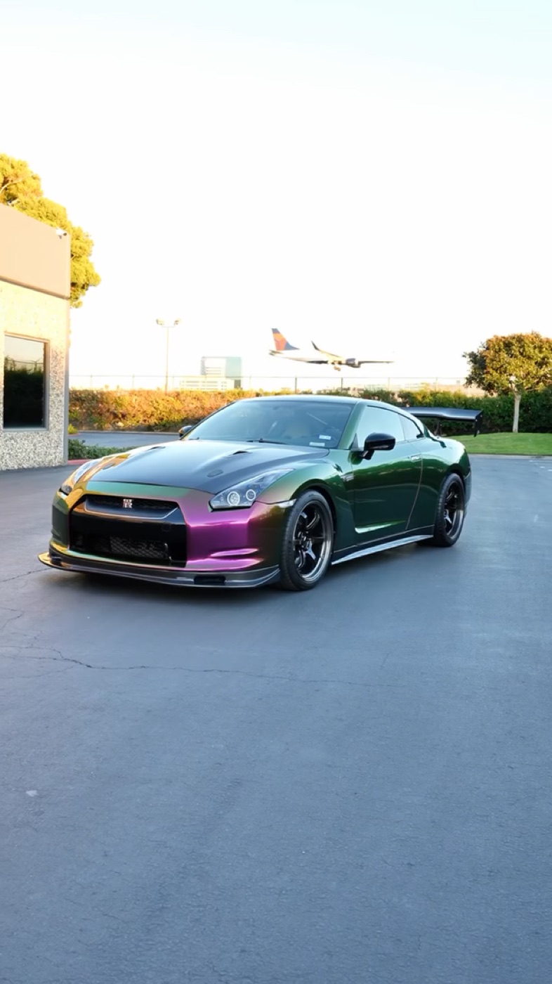 Nissan GT-R color-shift wrap
